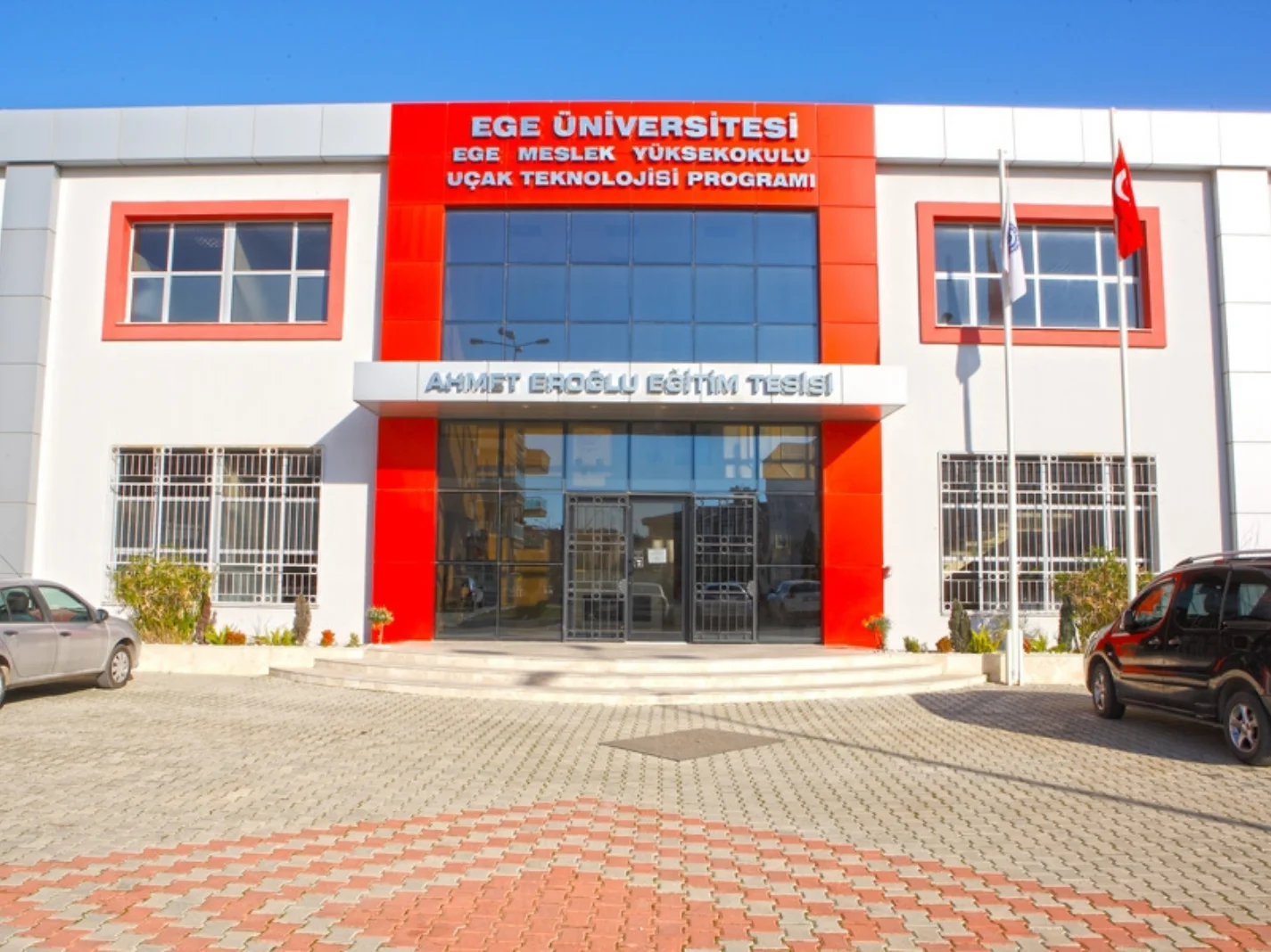 Ege Üniversitesi - Ahmet Eroğlu Eğitim Tesisi